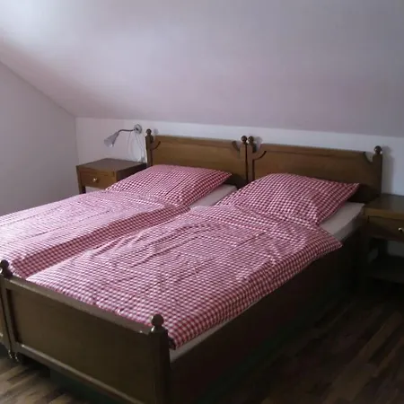 Fichtenweg 20, Апартаменты *